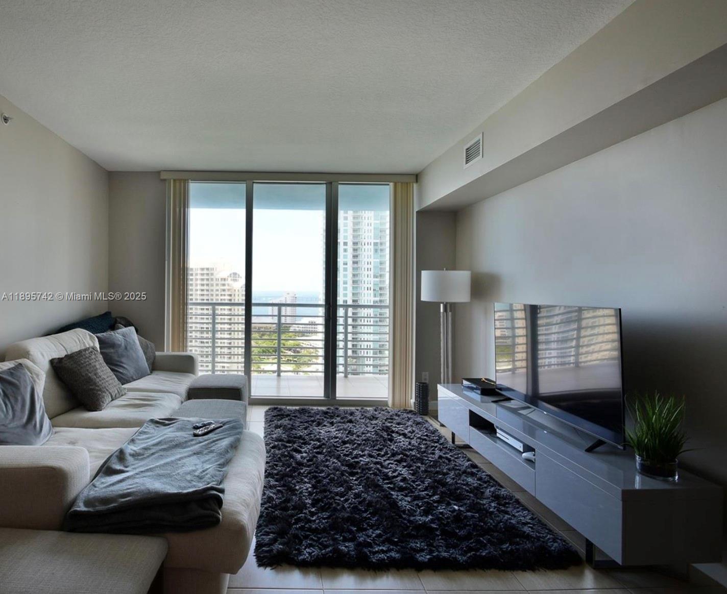 335 S Biscayne Blvd #2707, Miami FL 33131
