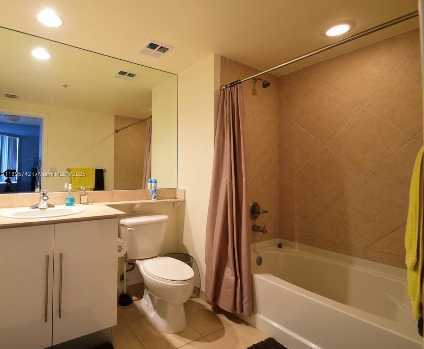 335 S Biscayne Blvd #2707, Miami FL 33131