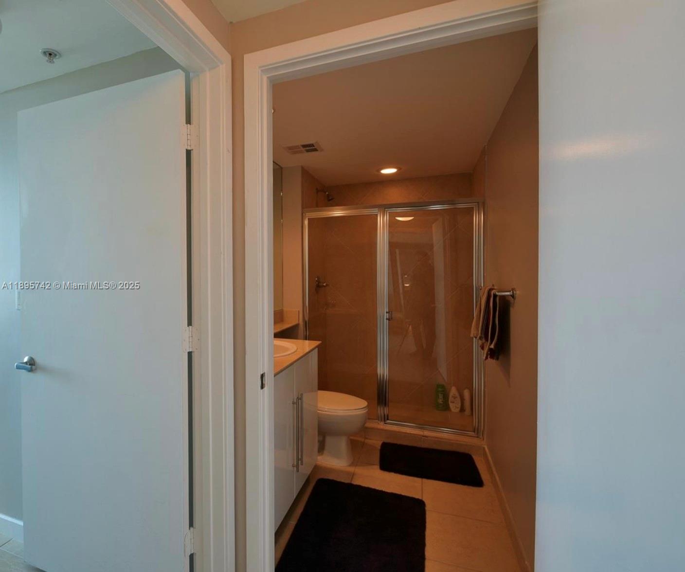 335 S Biscayne Blvd #2707, Miami FL 33131