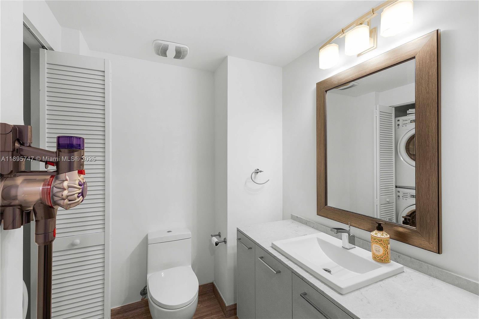 1010 Brickell Ave #3208, Miami FL 33131
