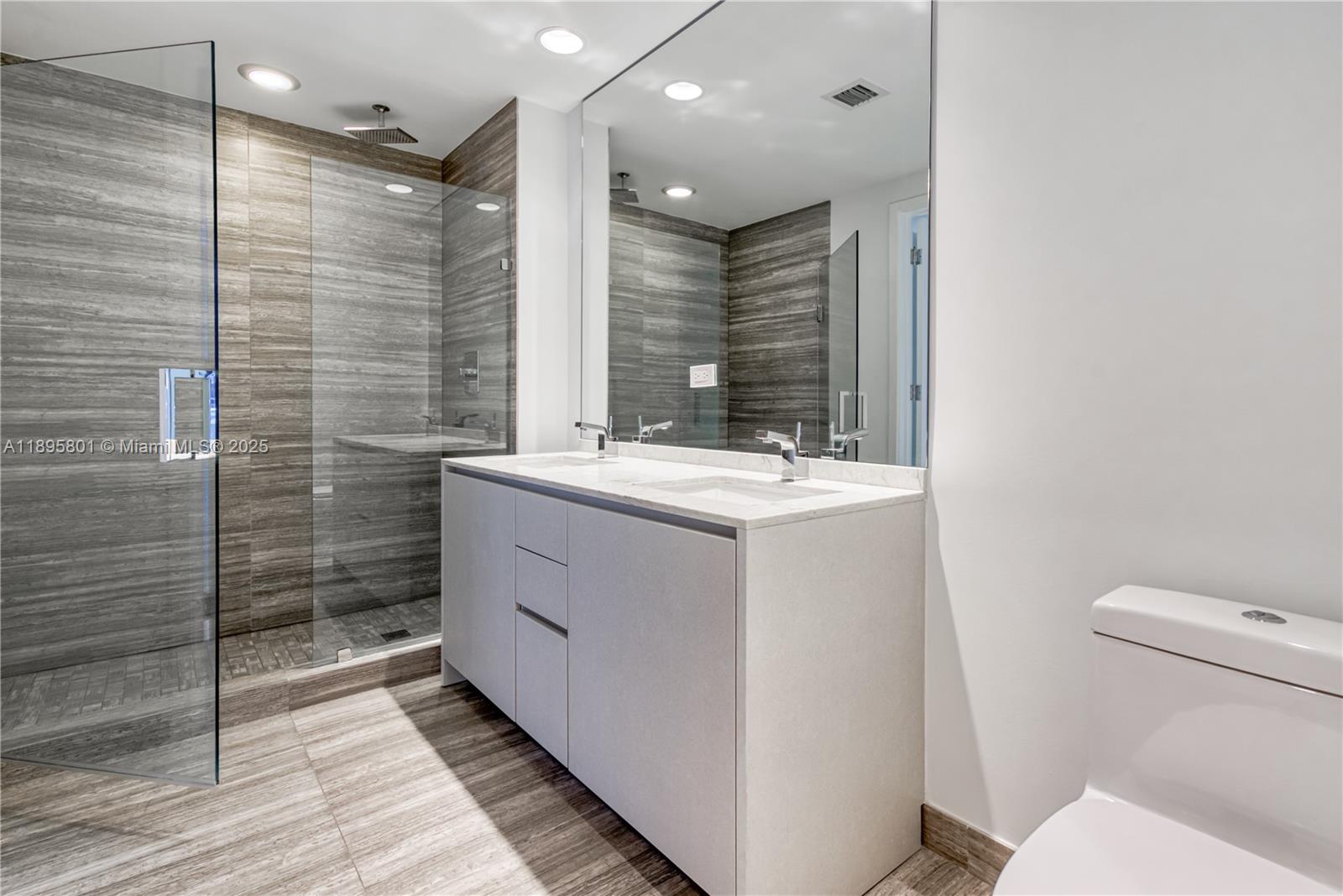 1010 Brickell Ave #3908, Miami FL 33131
