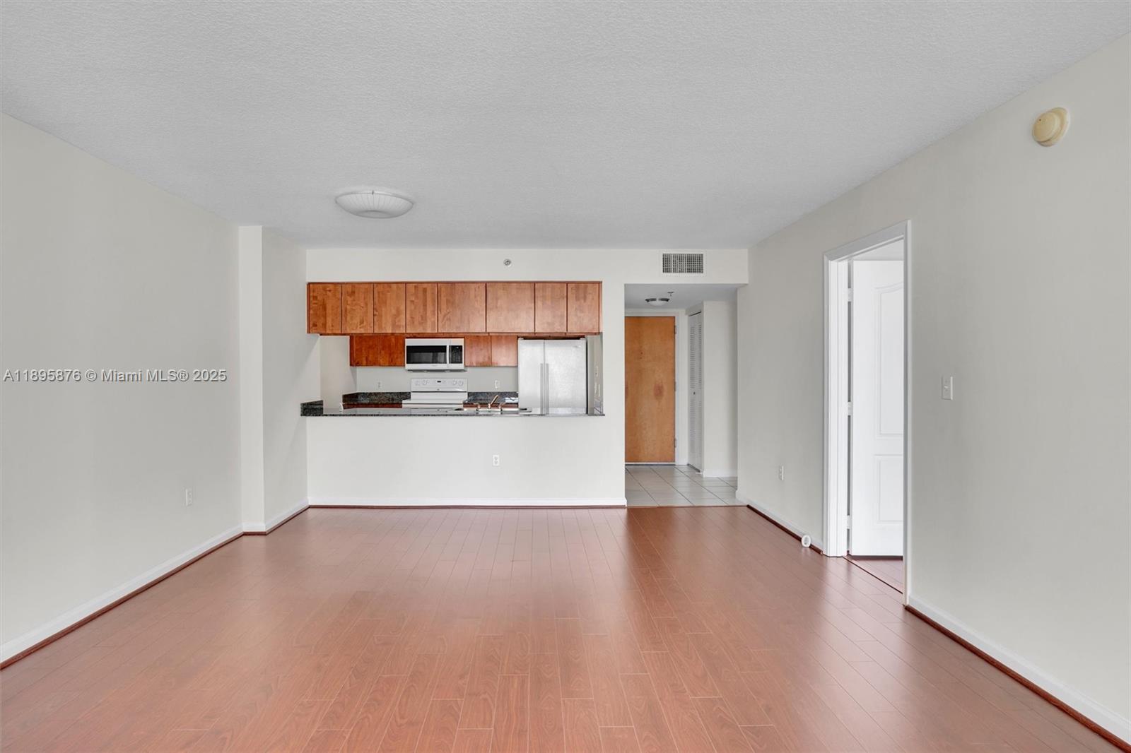1200 Brickell Bay Dr #2821, Miami FL 33131