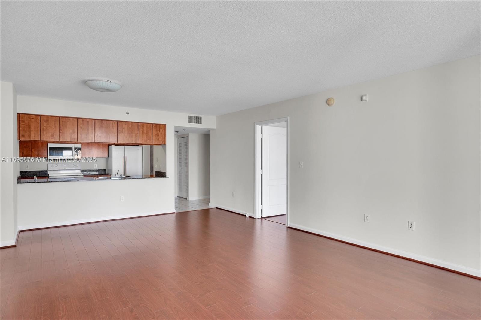 1200 Brickell Bay Dr #2821, Miami FL 33131