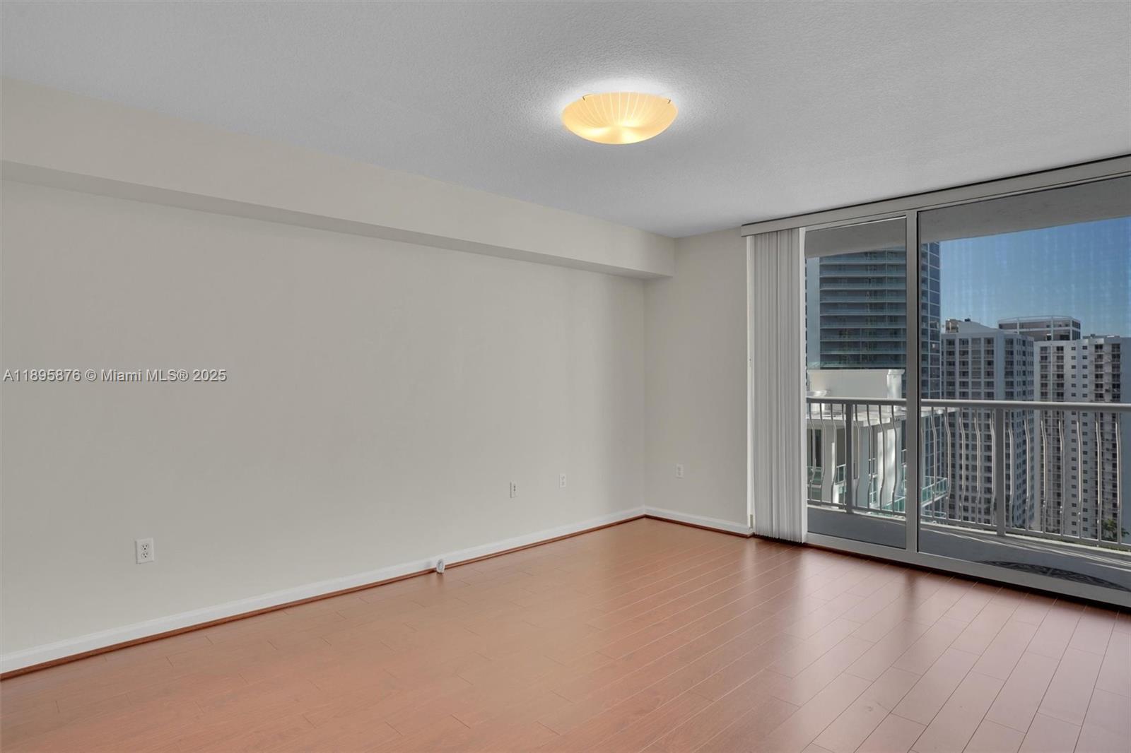 1200 Brickell Bay Dr #2821, Miami FL 33131