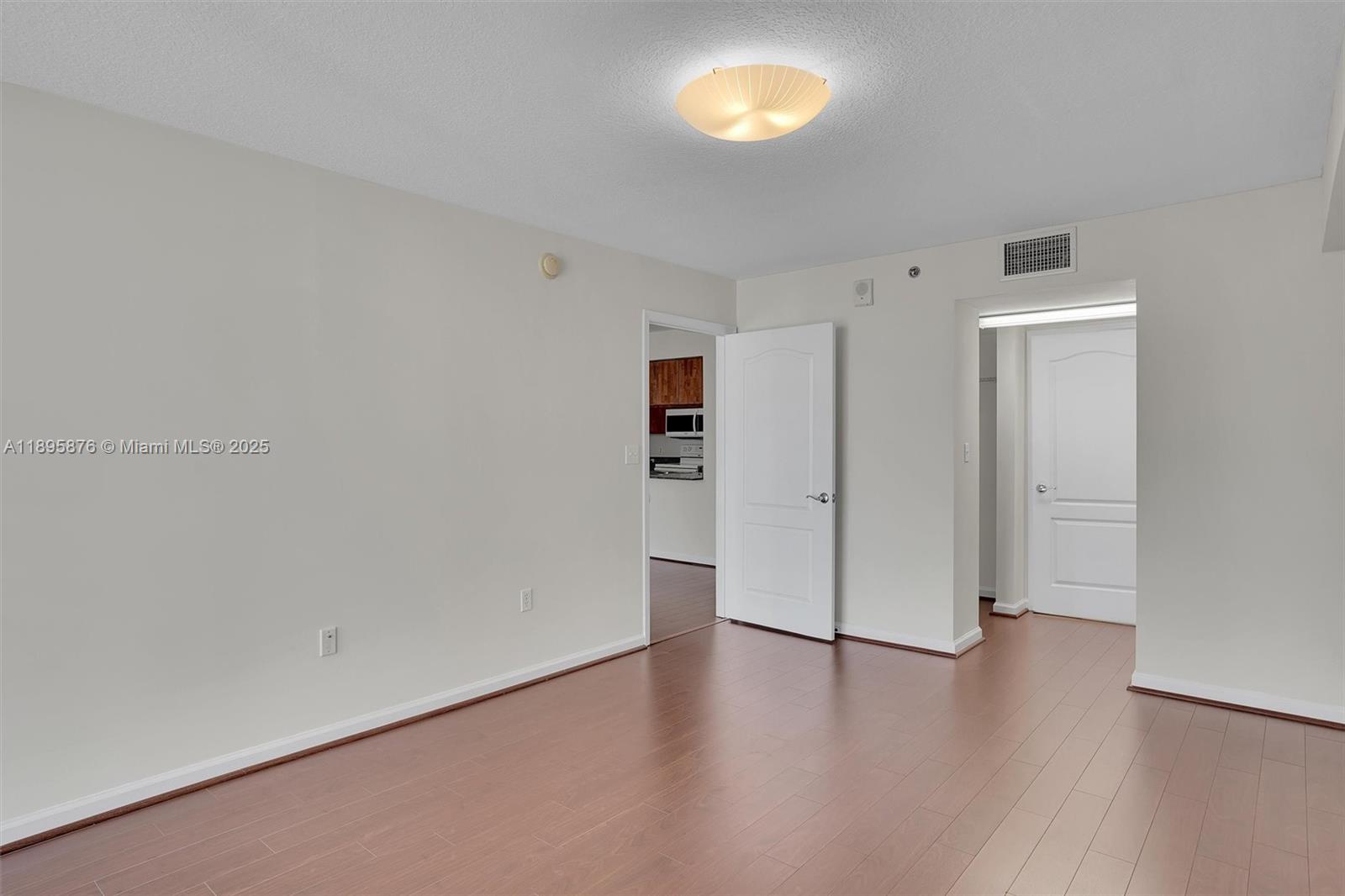 1200 Brickell Bay Dr #2821, Miami FL 33131