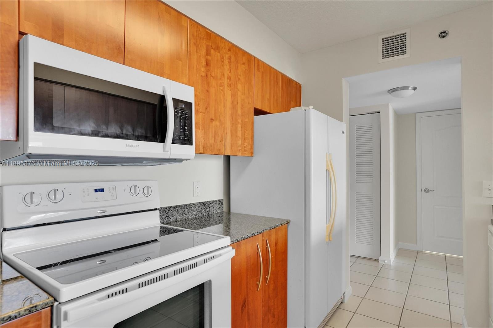 1200 Brickell Bay Dr #2821, Miami FL 33131