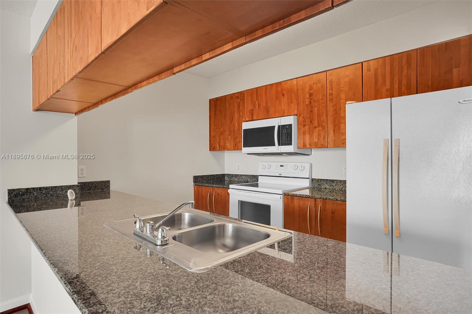 1200 Brickell Bay Dr #2821, Miami FL 33131