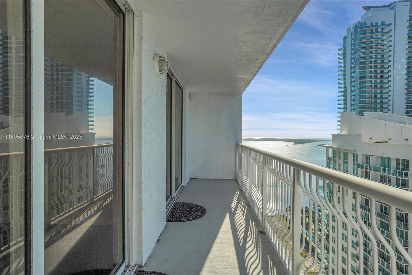 1200 Brickell Bay Dr #2821, Miami FL 33131