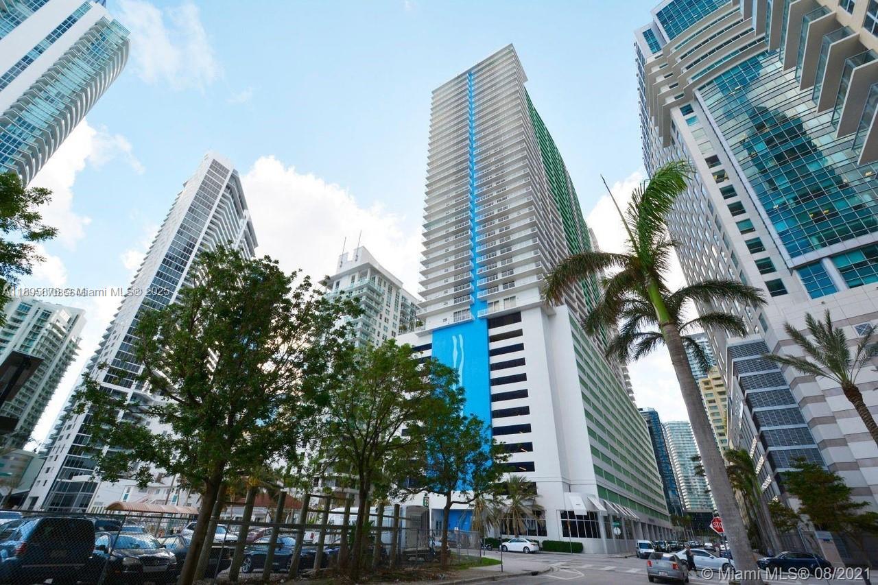 1200 Brickell Bay Dr #2821, Miami FL 33131