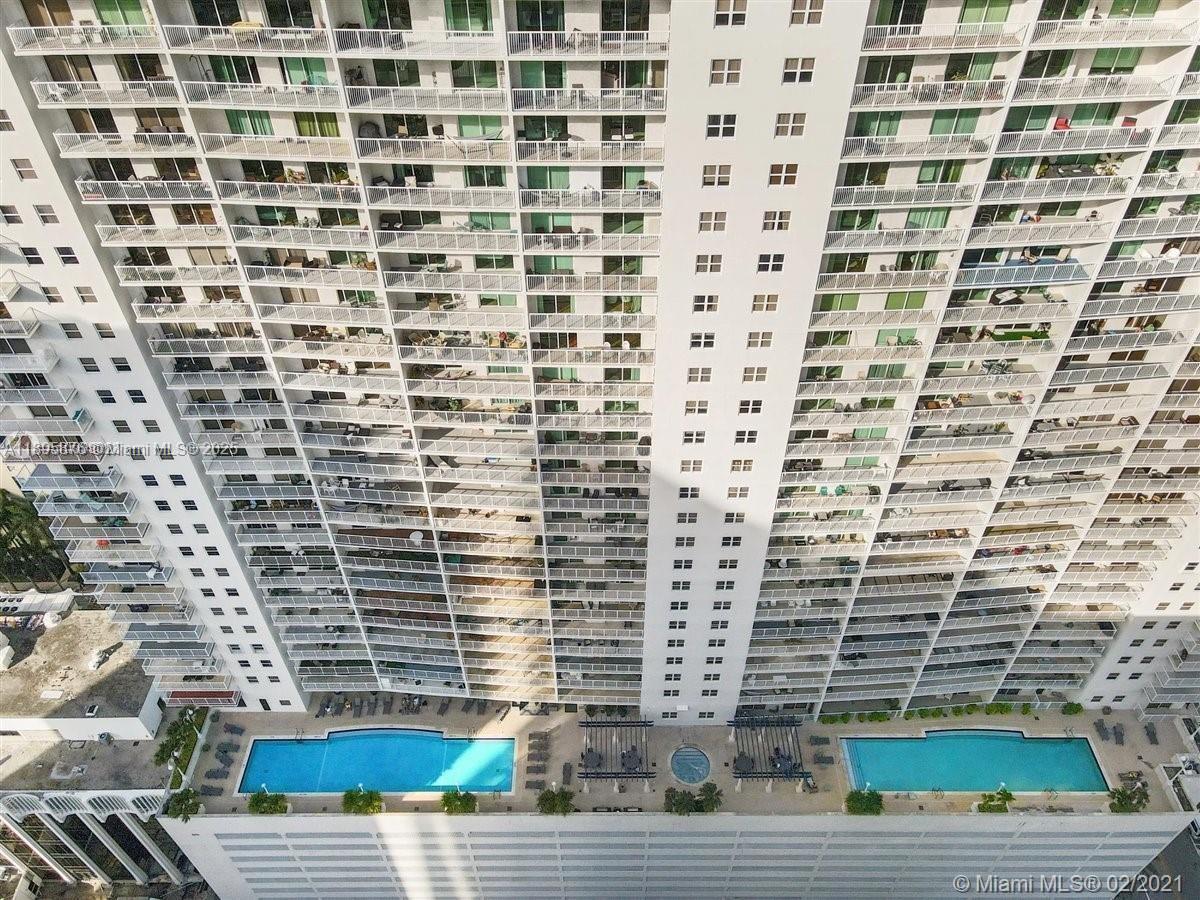 1200 Brickell Bay Dr #2821, Miami FL 33131
