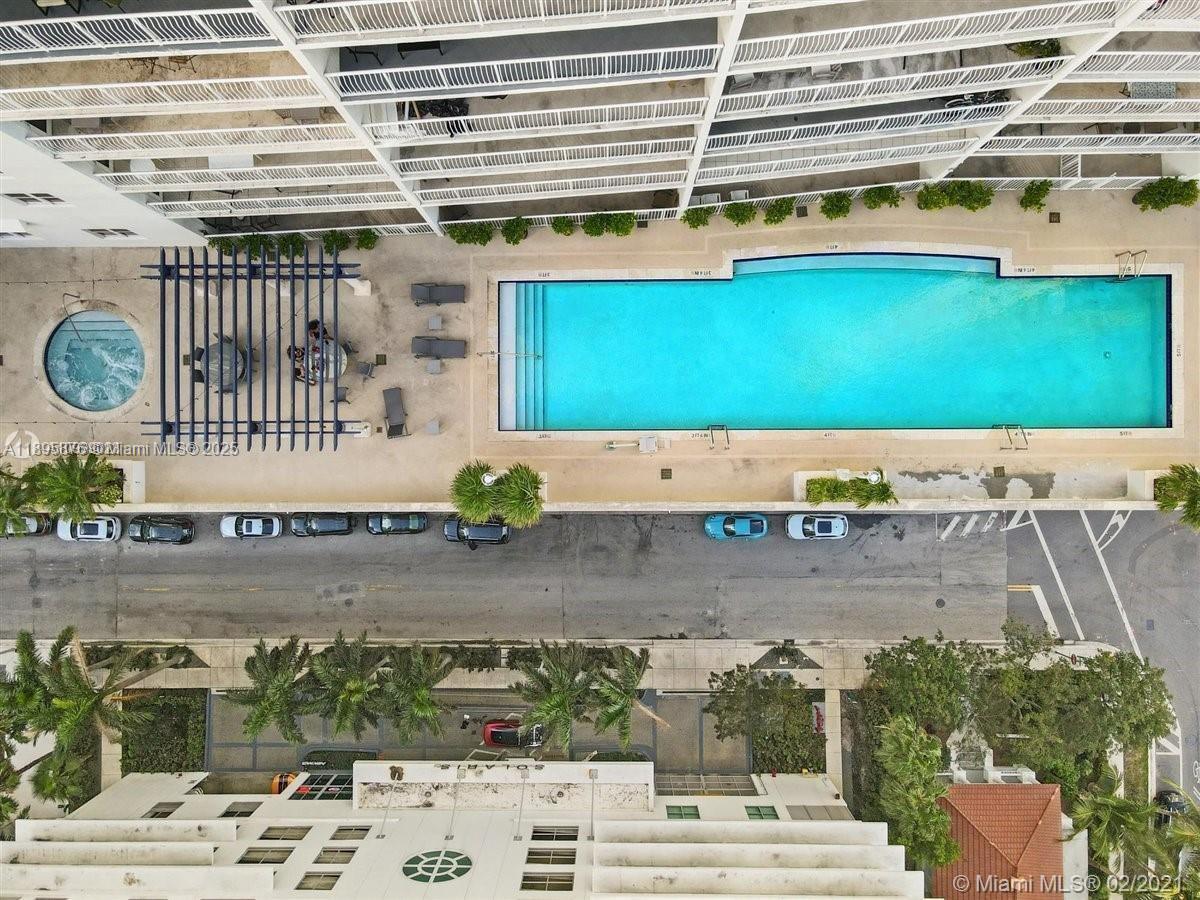 1200 Brickell Bay Dr #2821, Miami FL 33131