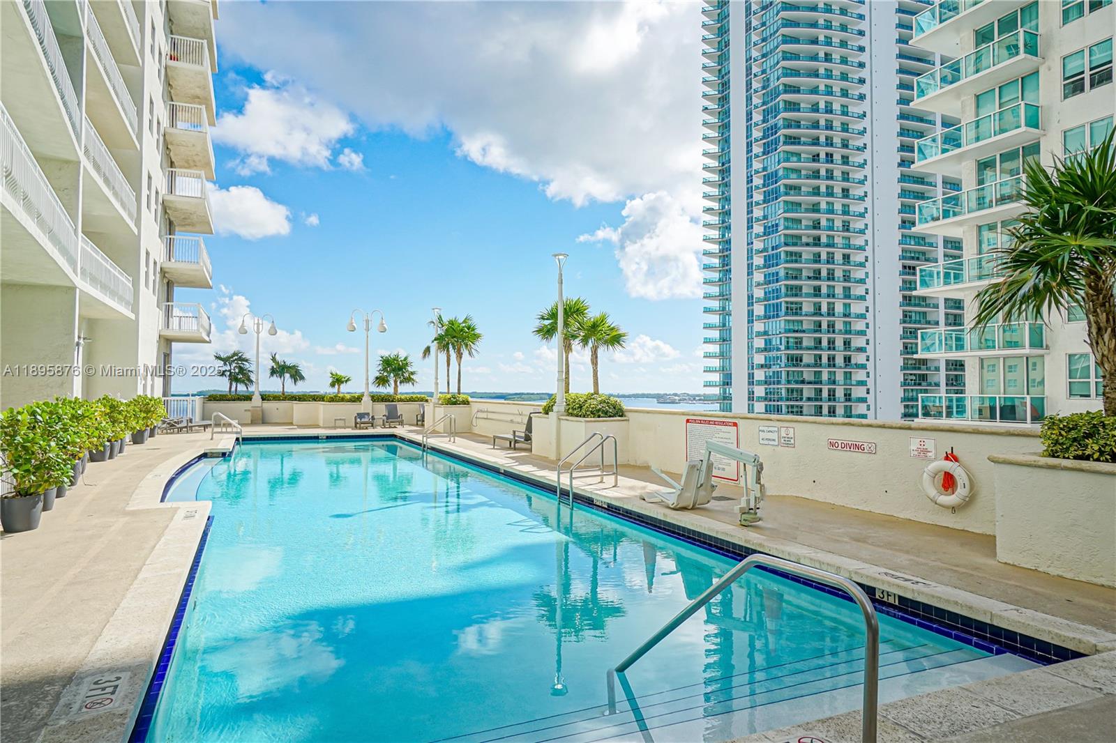1200 Brickell Bay Dr #2821, Miami FL 33131