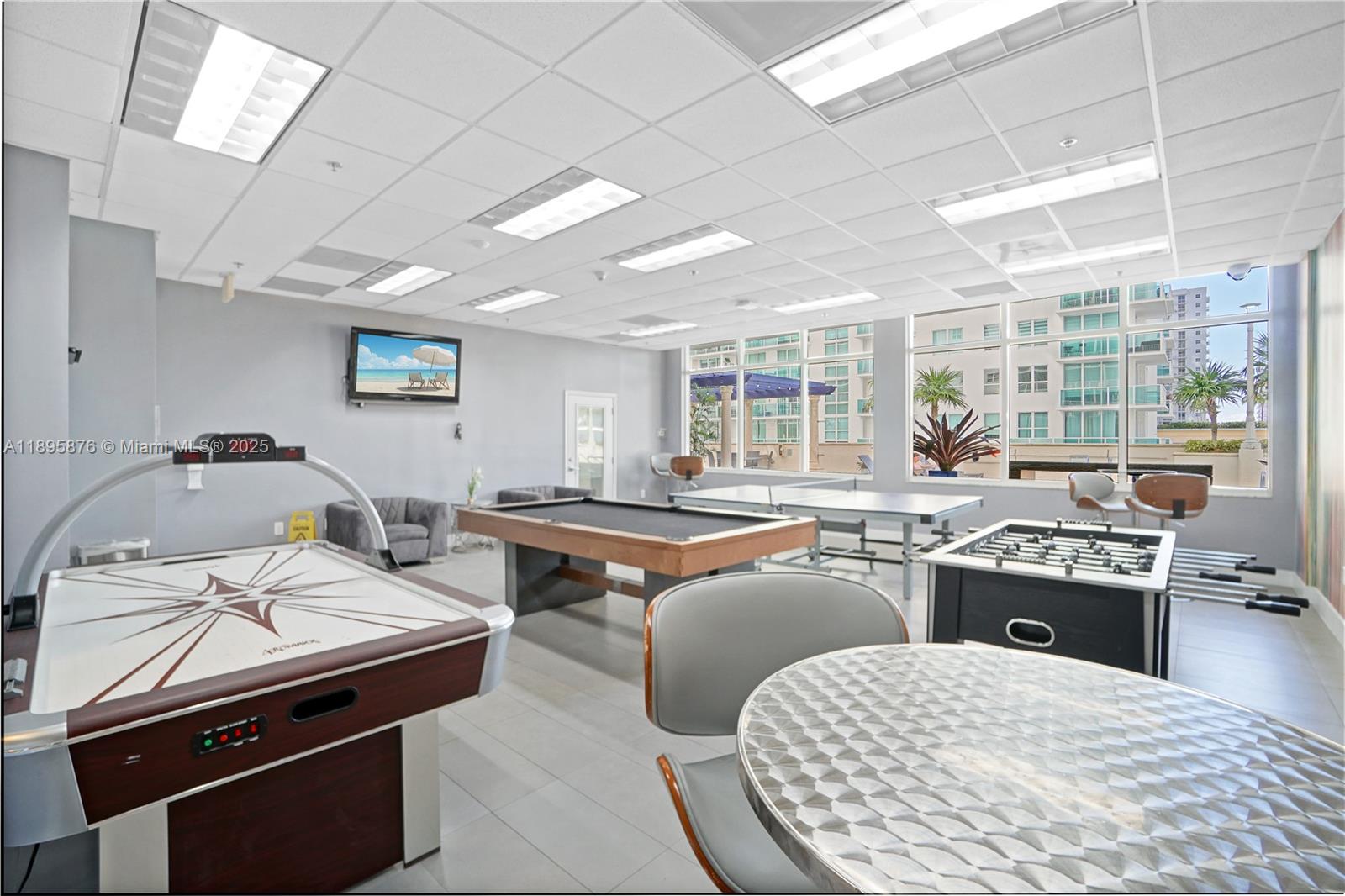 1200 Brickell Bay Dr #2821, Miami FL 33131