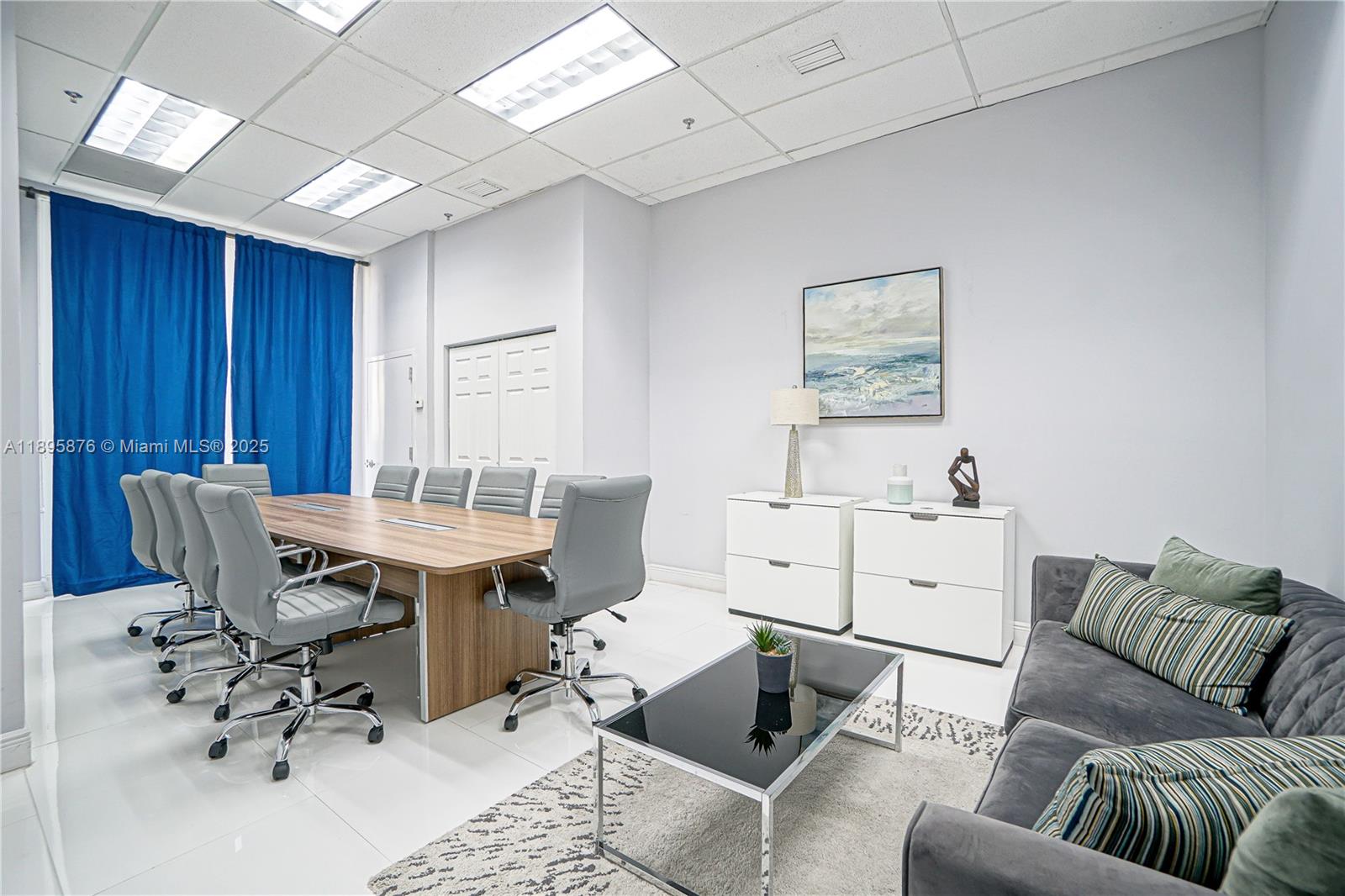 1200 Brickell Bay Dr #2821, Miami FL 33131