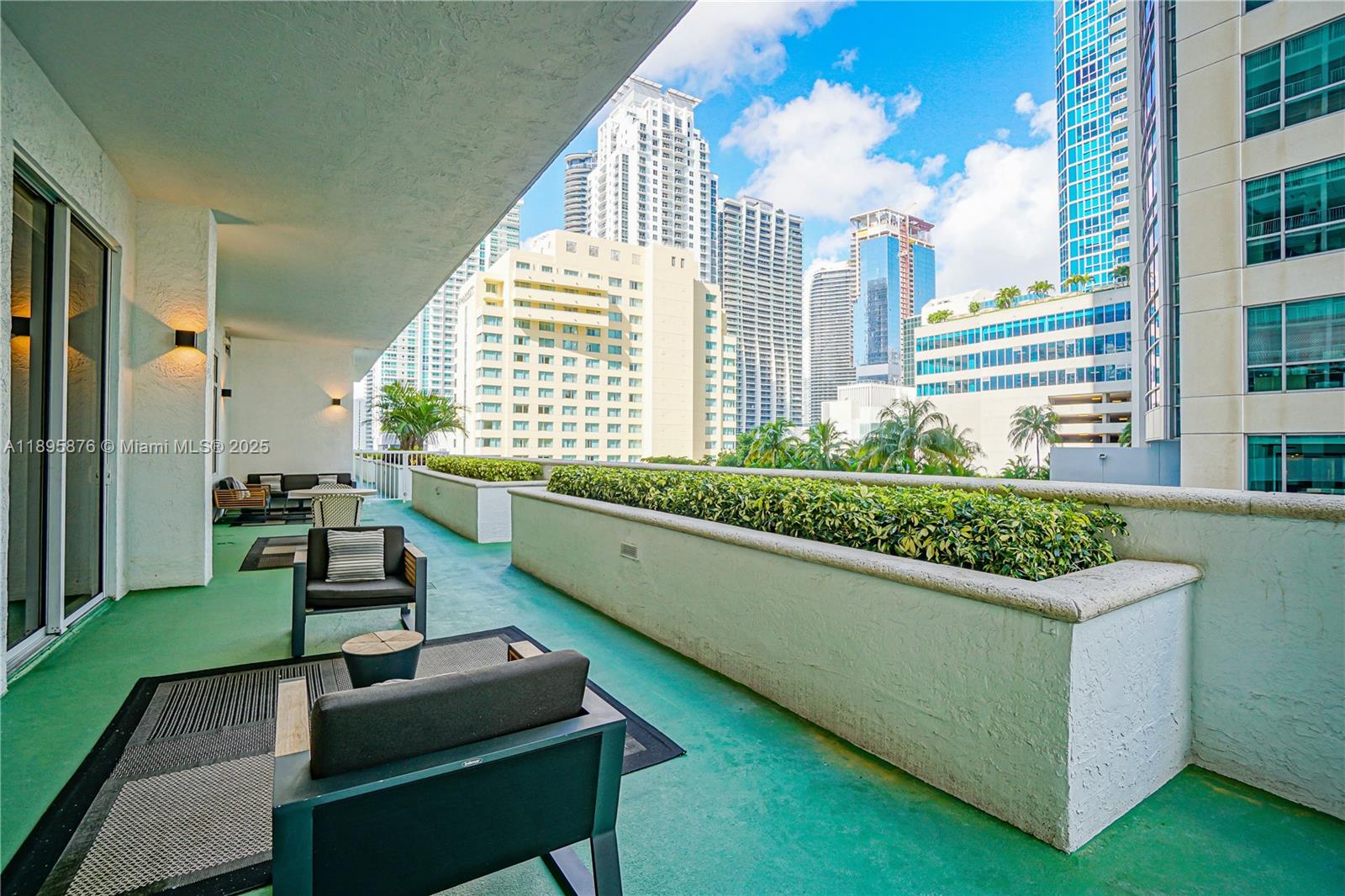 1200 Brickell Bay Dr #2821, Miami FL 33131