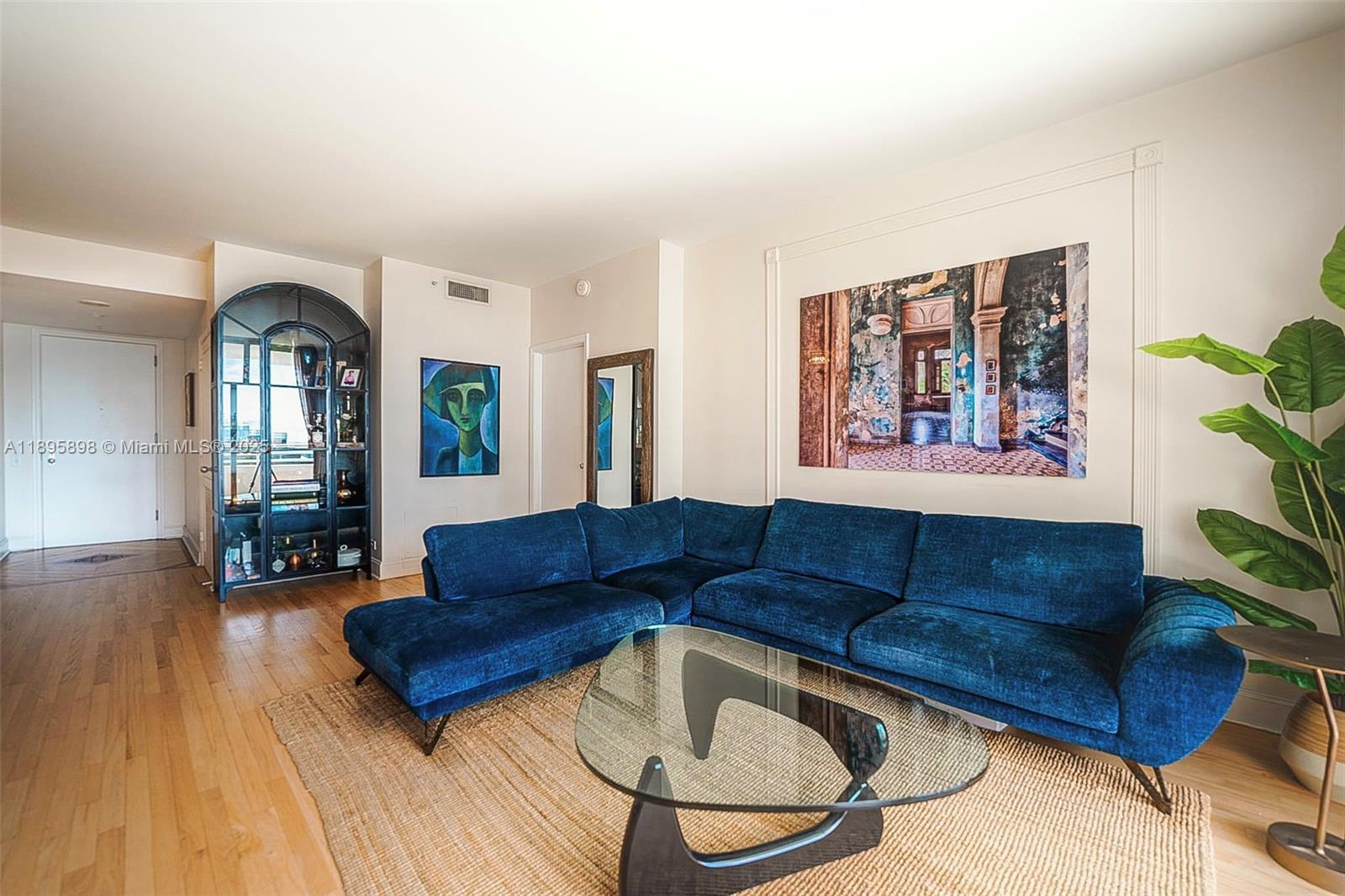 888 Brickell Key Dr #903, Miami FL 33131