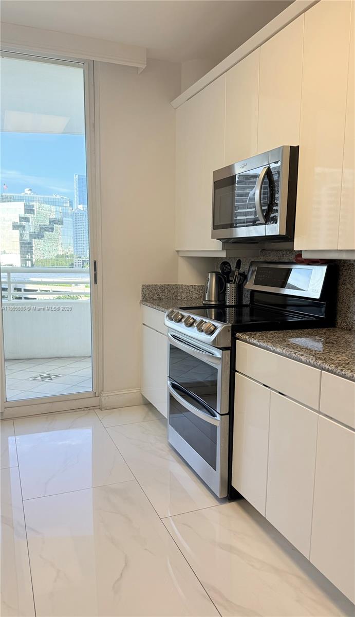 888 Brickell Key Dr #903, Miami FL 33131