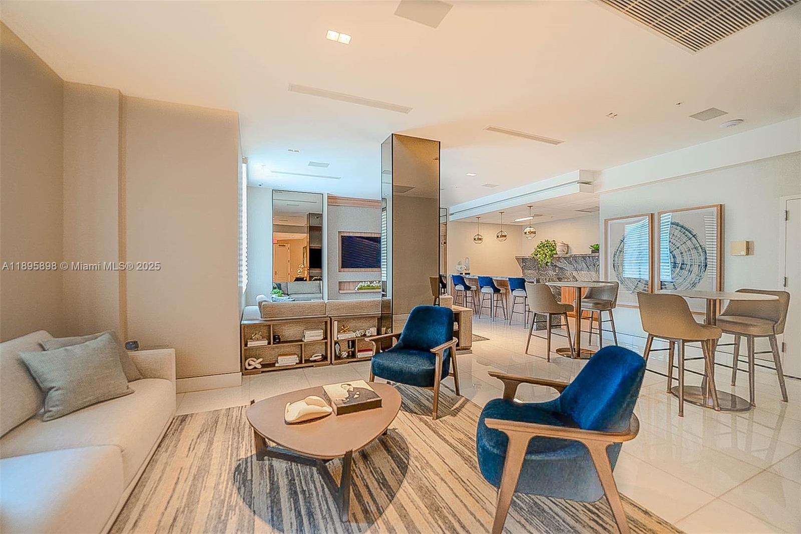 888 Brickell Key Dr #903, Miami FL 33131