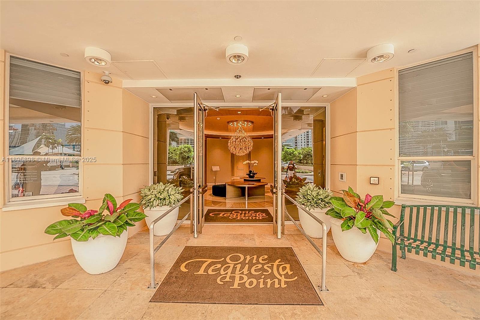 888 Brickell Key Dr #903, Miami FL 33131