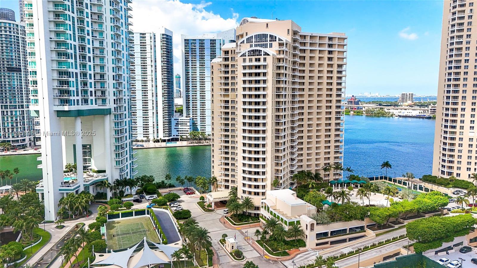 888 Brickell Key Dr #903, Miami FL 33131