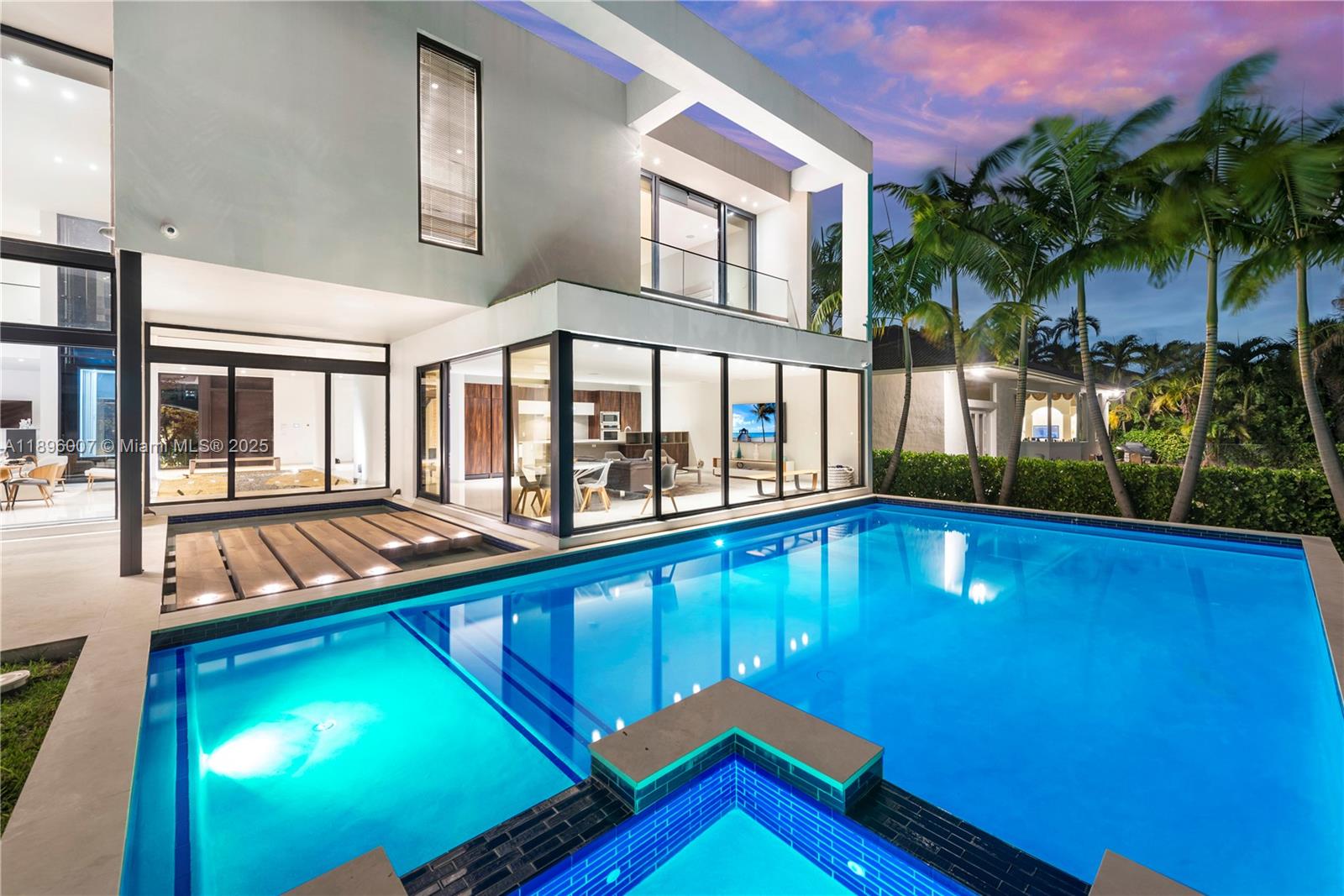 418 Sunset Dr, Hallandale Beach FL 33009