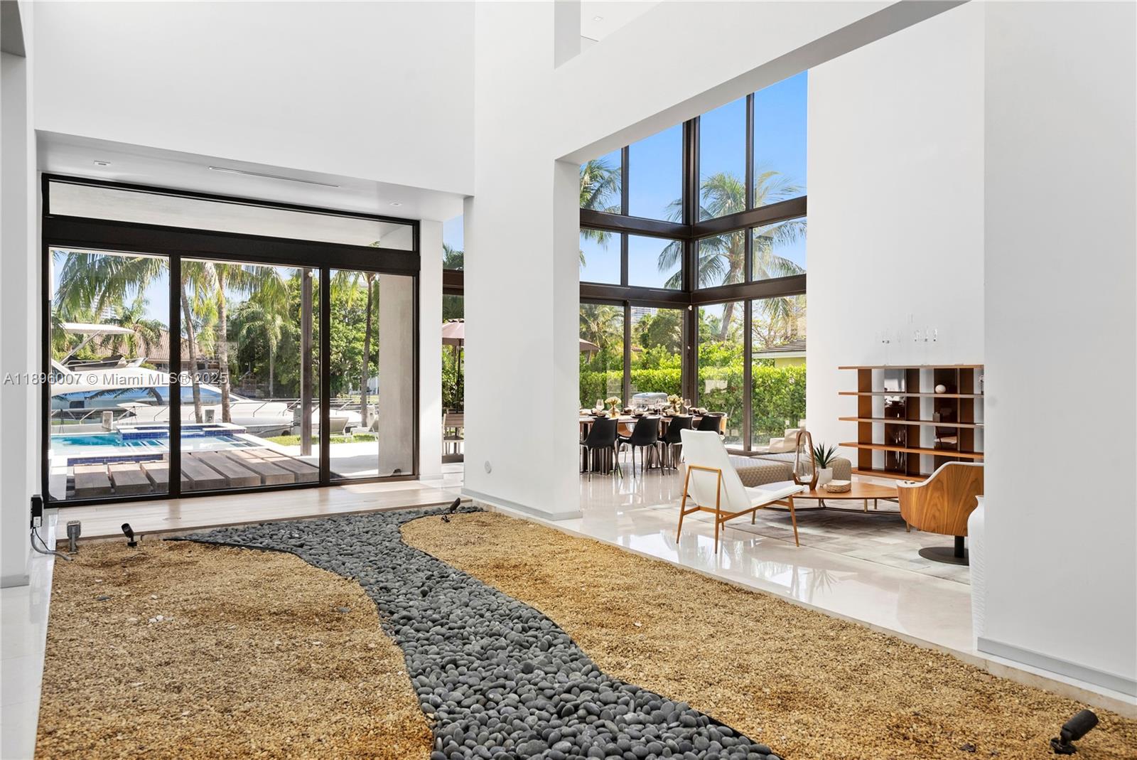418 Sunset Dr, Hallandale Beach FL 33009