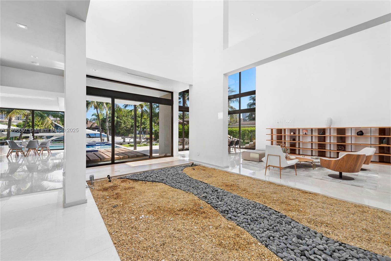 418 Sunset Dr, Hallandale Beach FL 33009