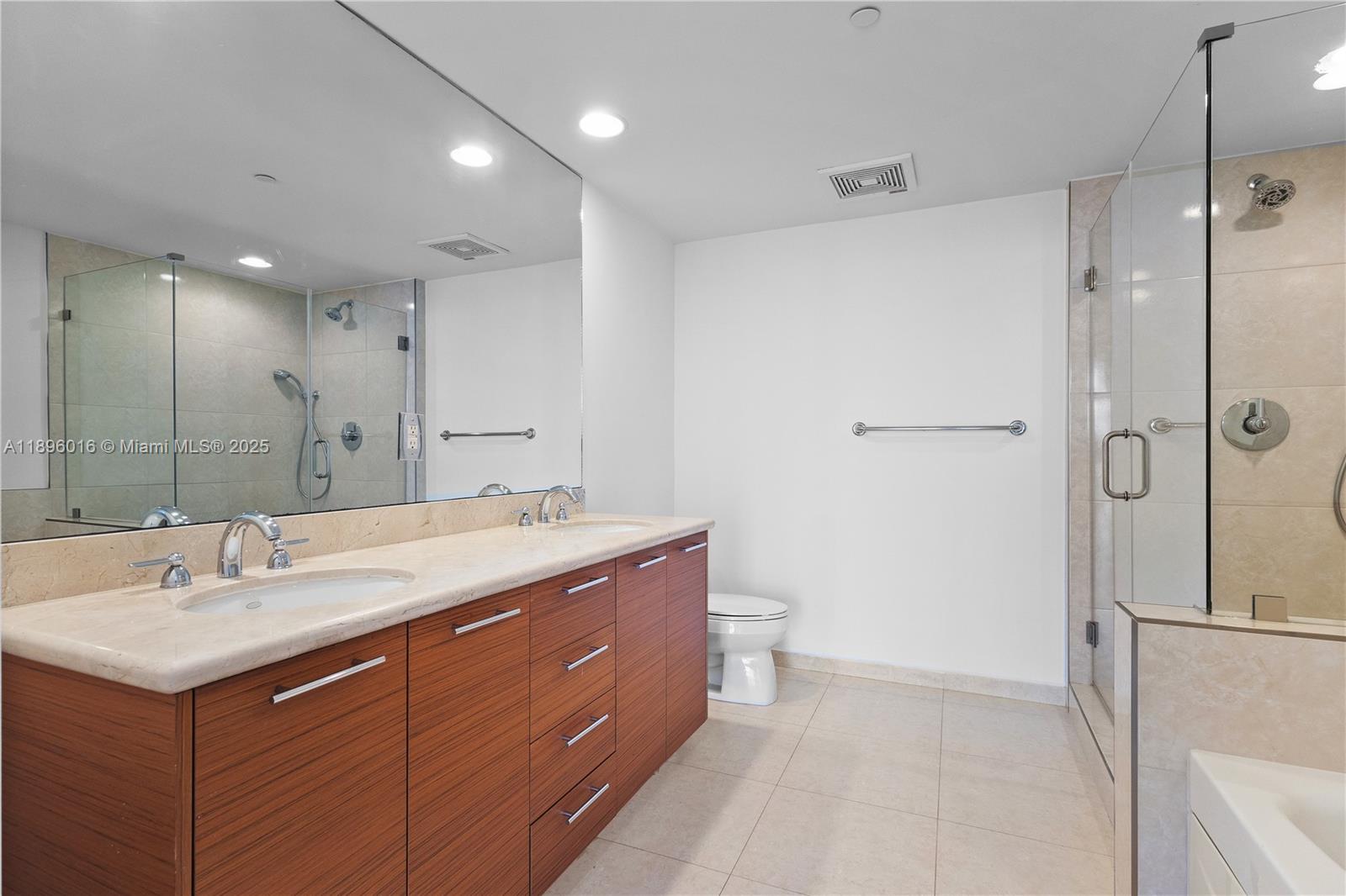 50 Biscayne Blvd #4008, Miami FL 33132