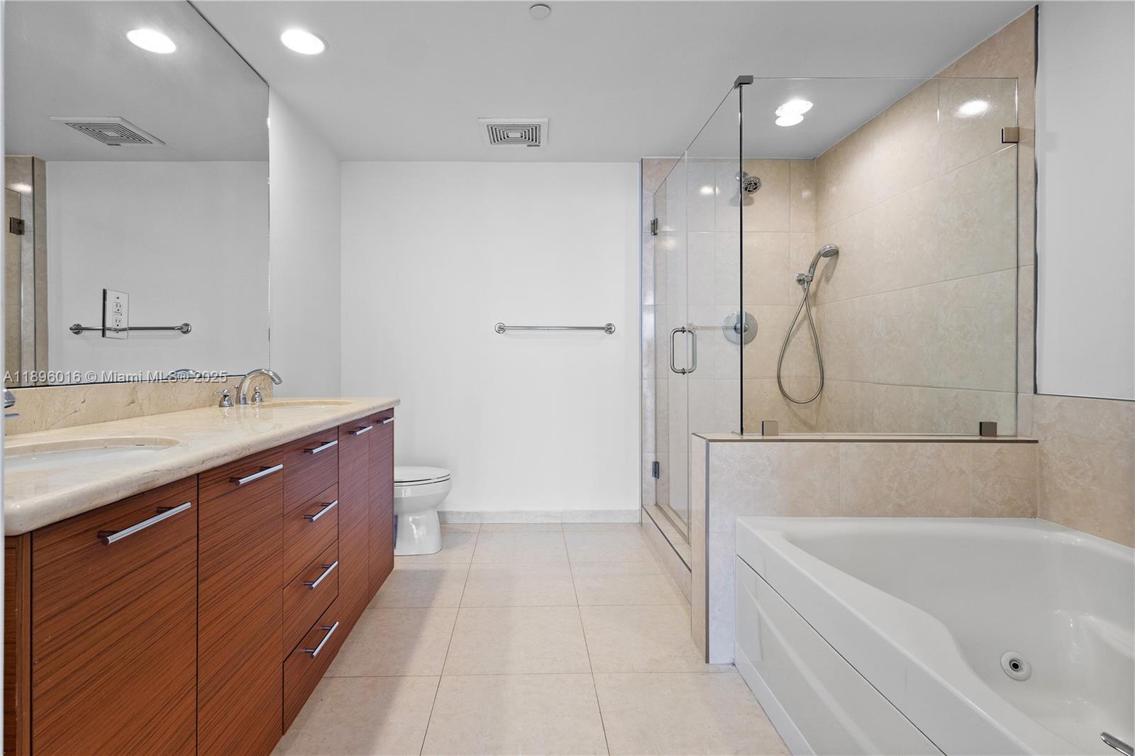 50 Biscayne Blvd #4008, Miami FL 33132