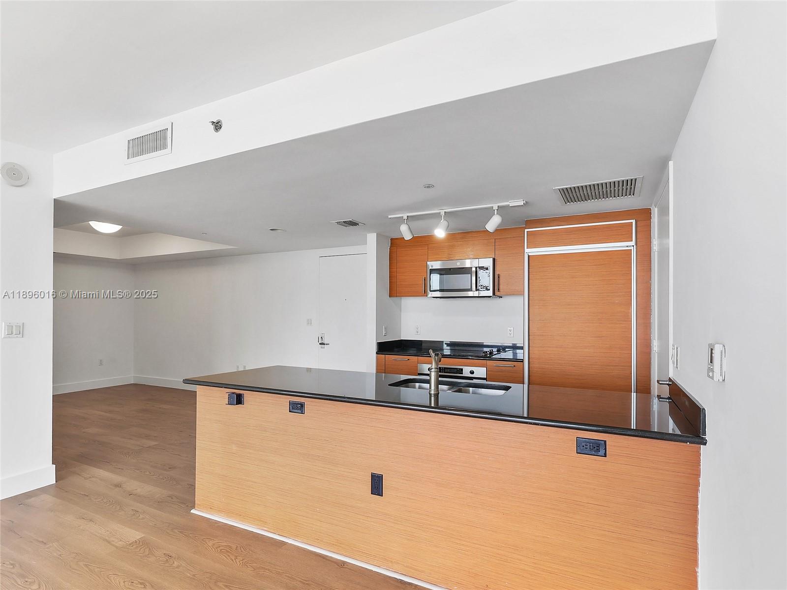 50 Biscayne Blvd #4008, Miami FL 33132