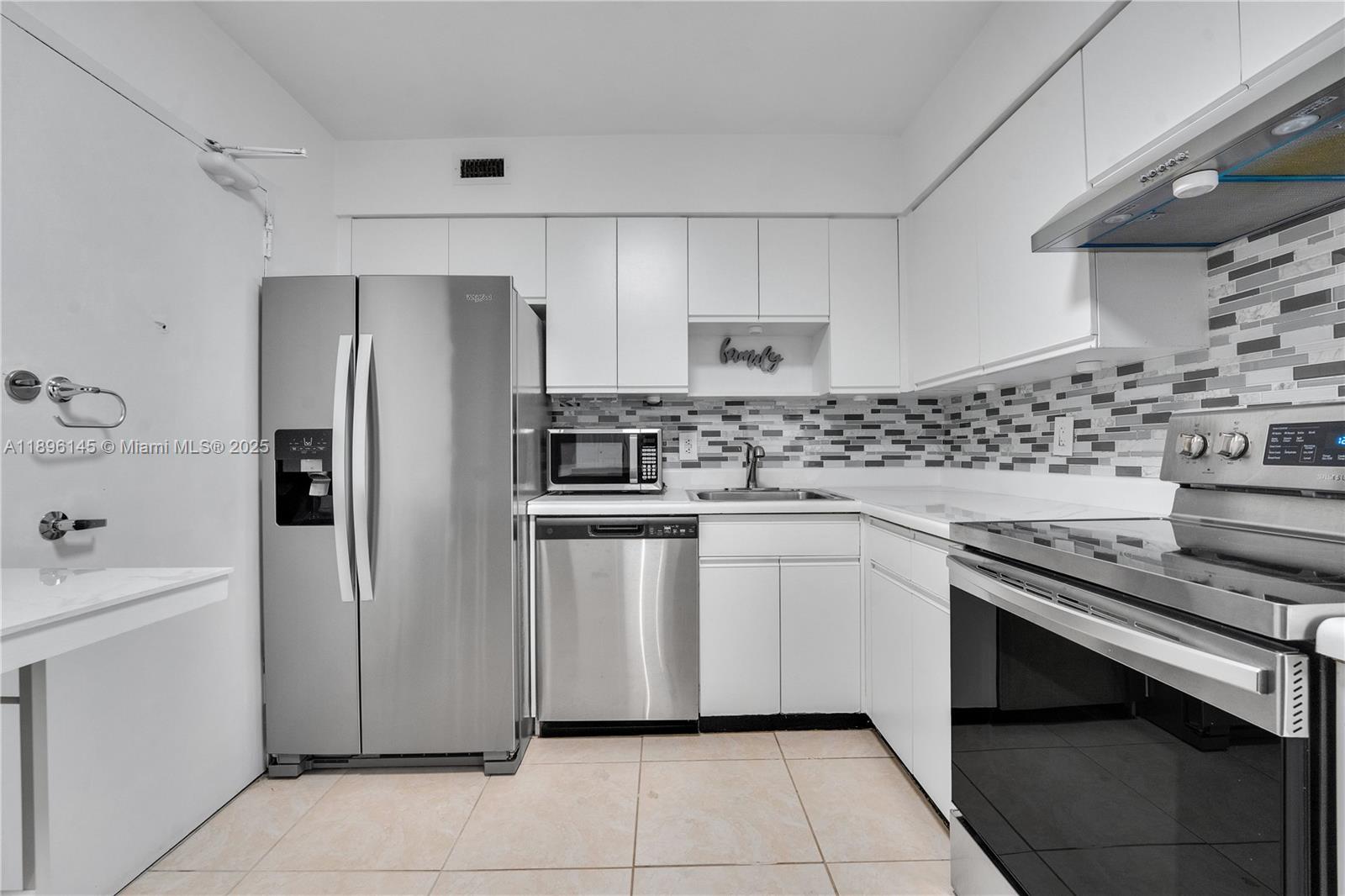 5151 Collins Ave #925, Miami Beach FL 33140