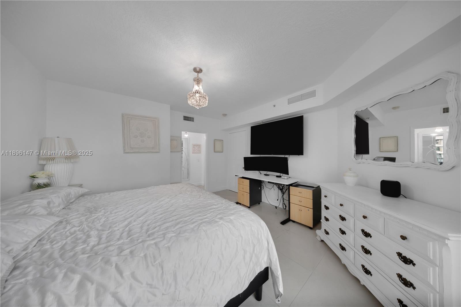 1881 79th St Cswy #1104, North Bay Village FL 33141
