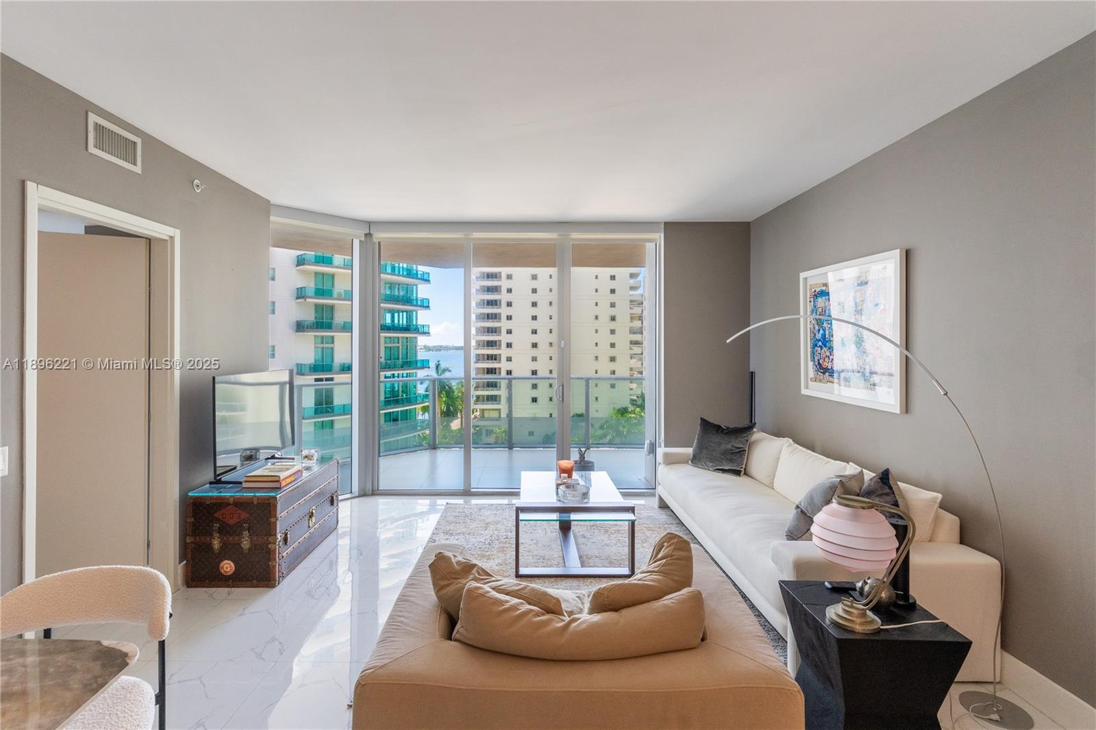 1300 Brickell Bay Dr #808, Miami FL 33131