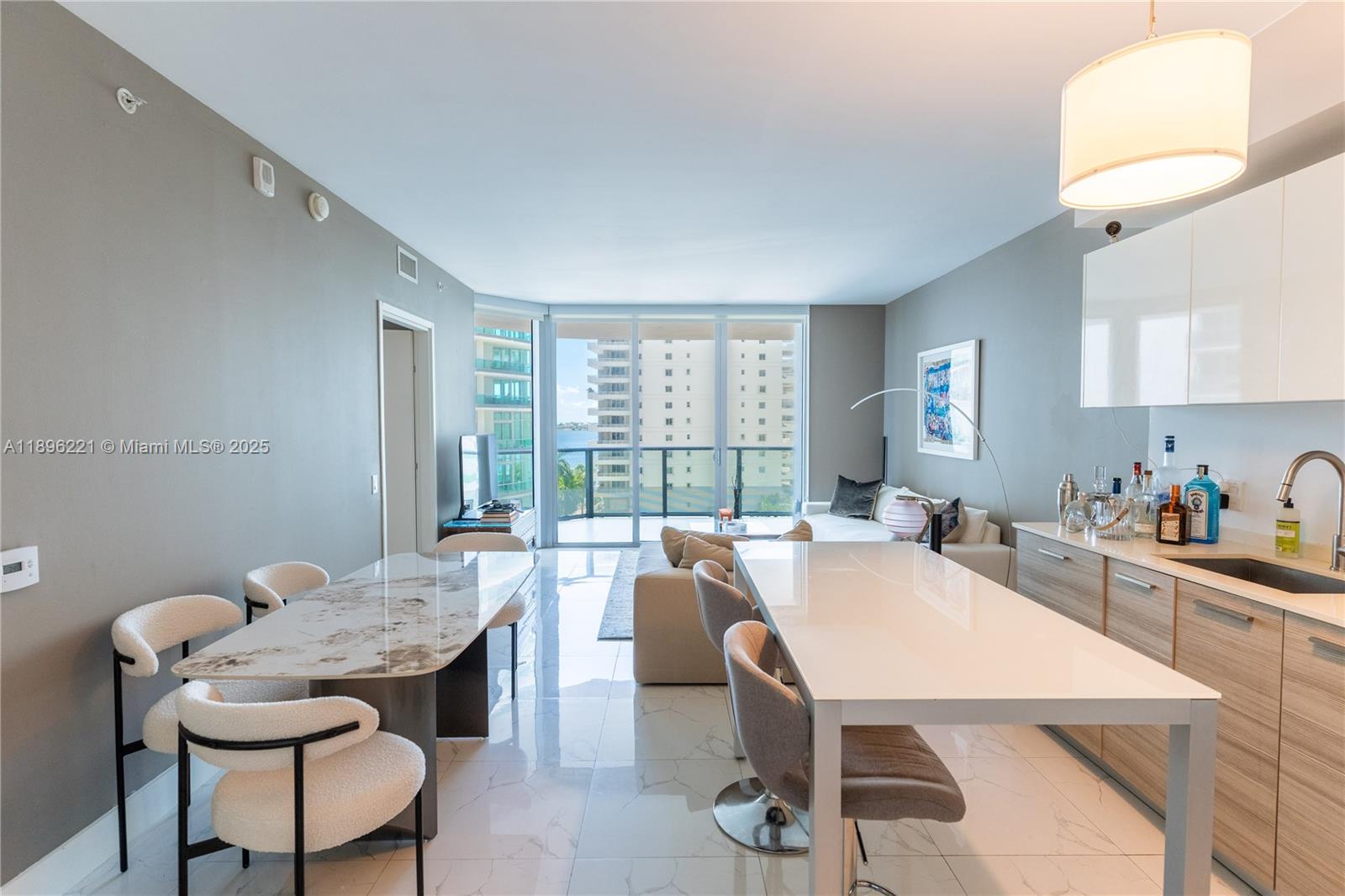 1300 Brickell Bay Dr #808, Miami FL 33131