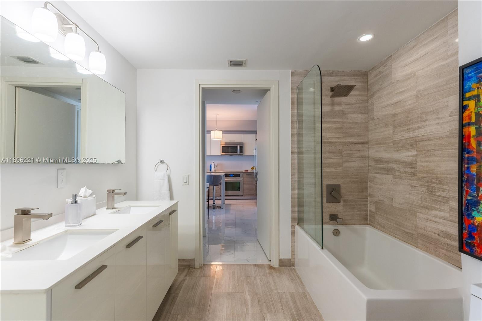 1300 Brickell Bay Dr #808, Miami FL 33131