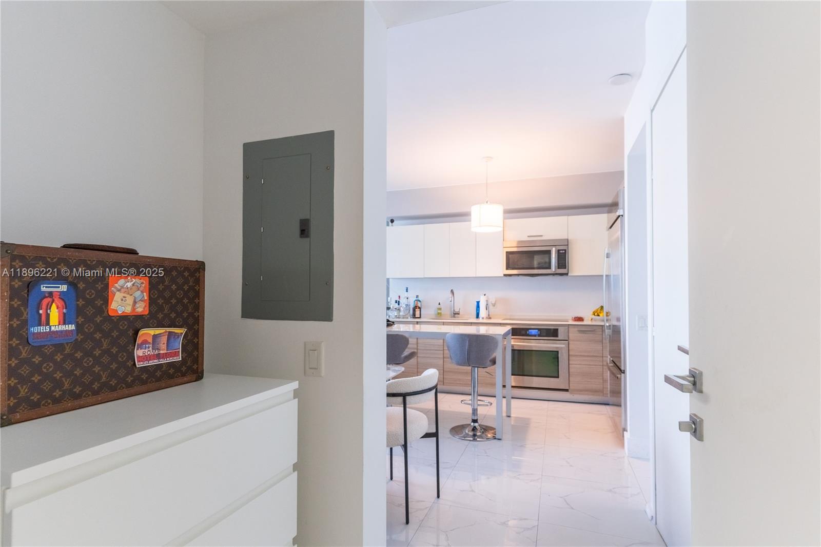 1300 Brickell Bay Dr #808, Miami FL 33131