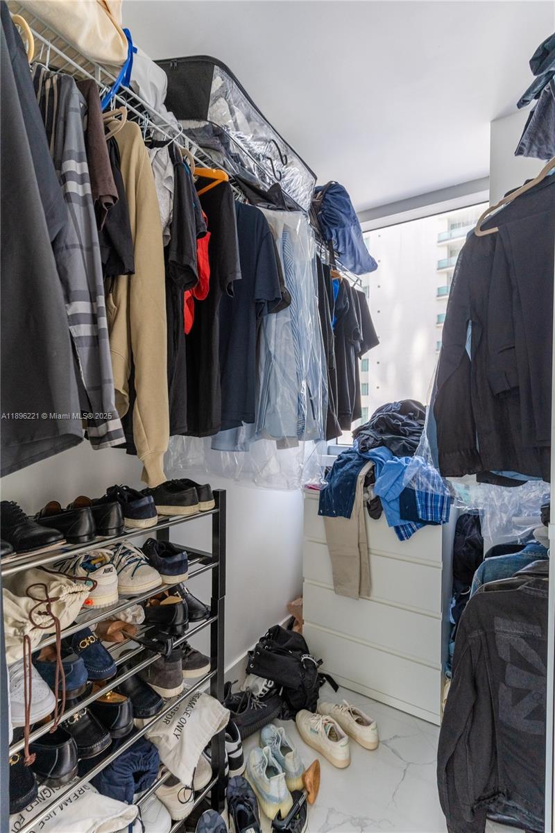 1300 Brickell Bay Dr #808, Miami FL 33131