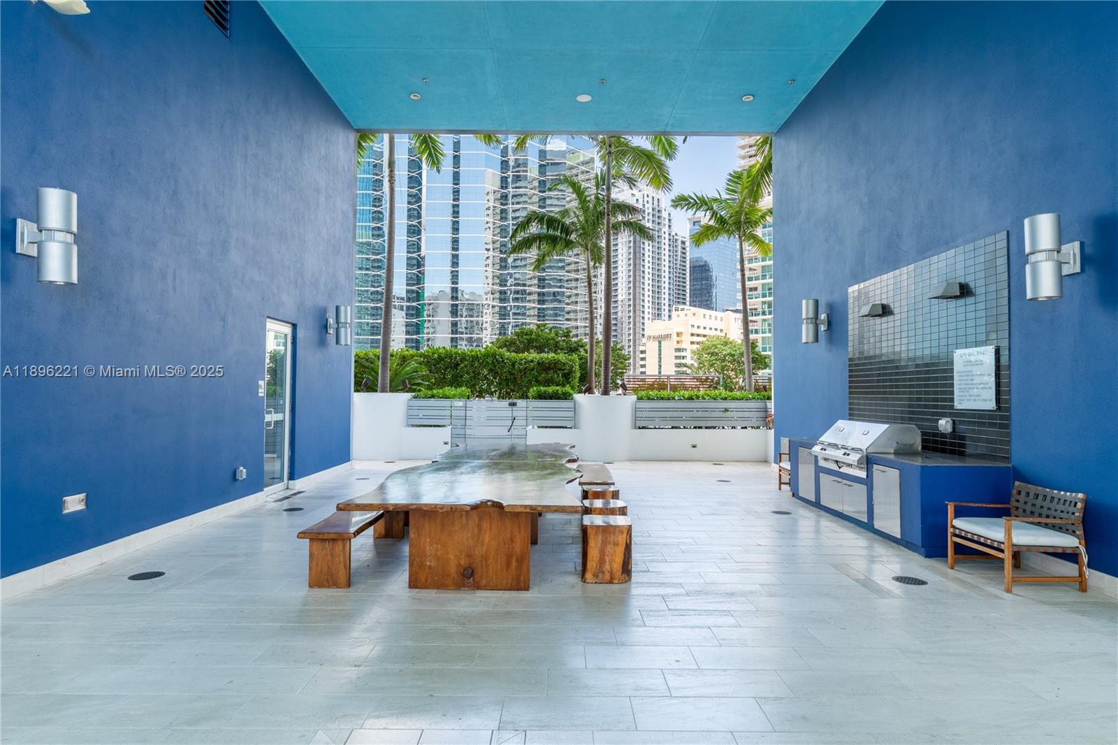 1300 Brickell Bay Dr #808, Miami FL 33131