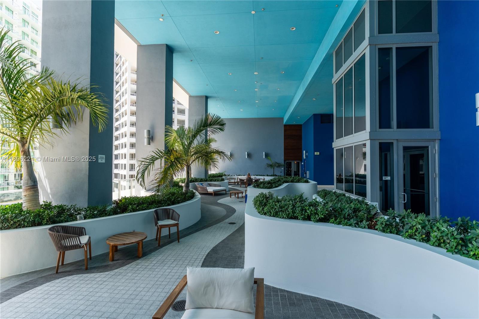 1300 Brickell Bay Dr #808, Miami FL 33131