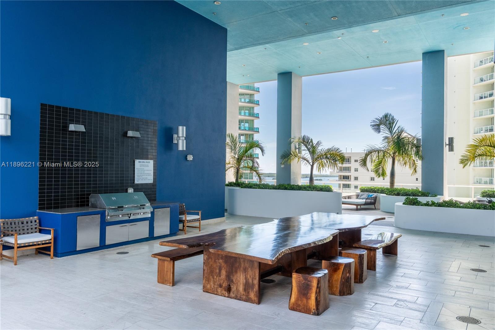 1300 Brickell Bay Dr #808, Miami FL 33131