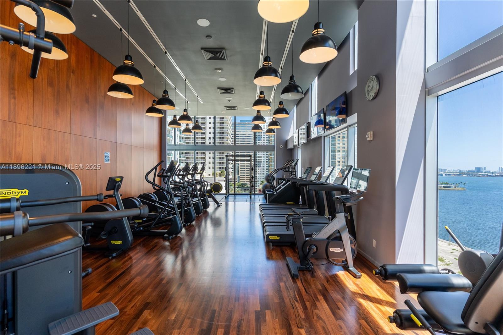 1300 Brickell Bay Dr #808, Miami FL 33131