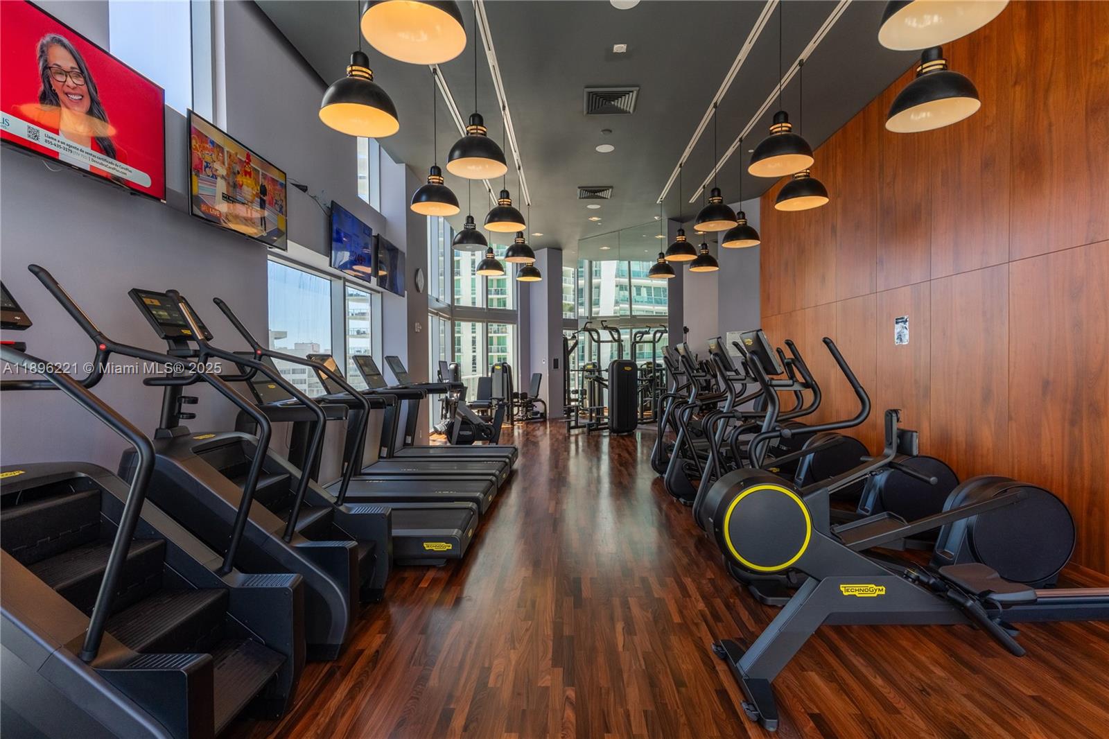 1300 Brickell Bay Dr #808, Miami FL 33131