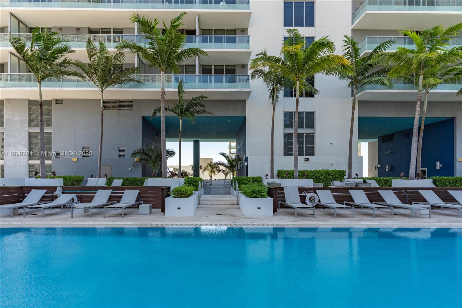 1300 Brickell Bay Dr #808, Miami FL 33131