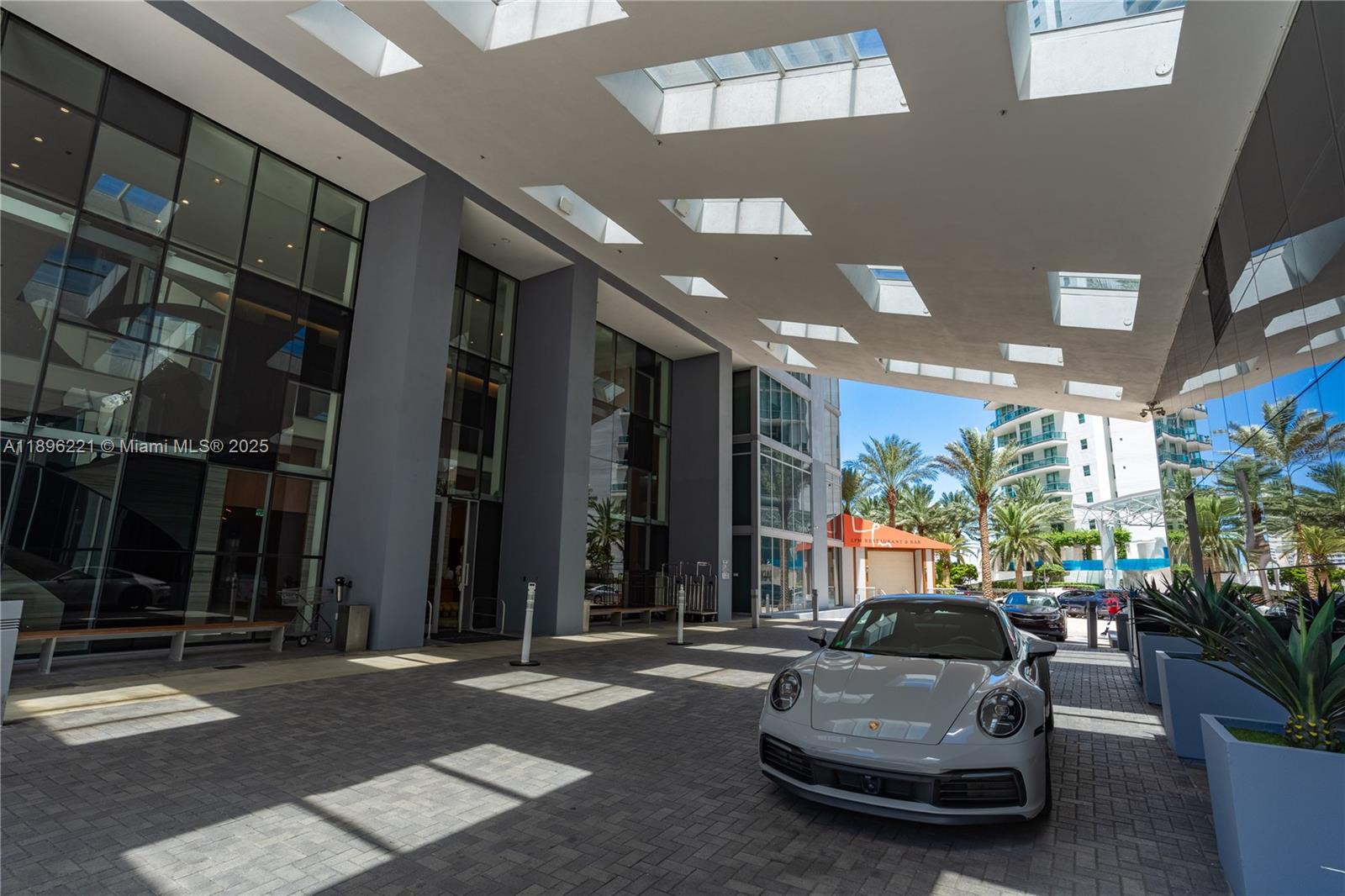 1300 Brickell Bay Dr #808, Miami FL 33131