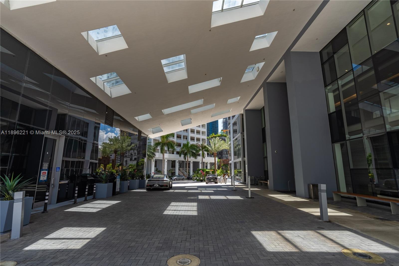 1300 Brickell Bay Dr #808, Miami FL 33131