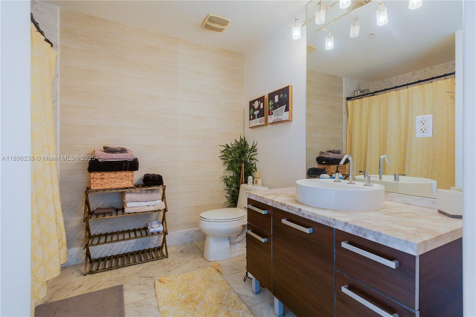 244 Biscayne Blvd #3205, Miami FL 33132