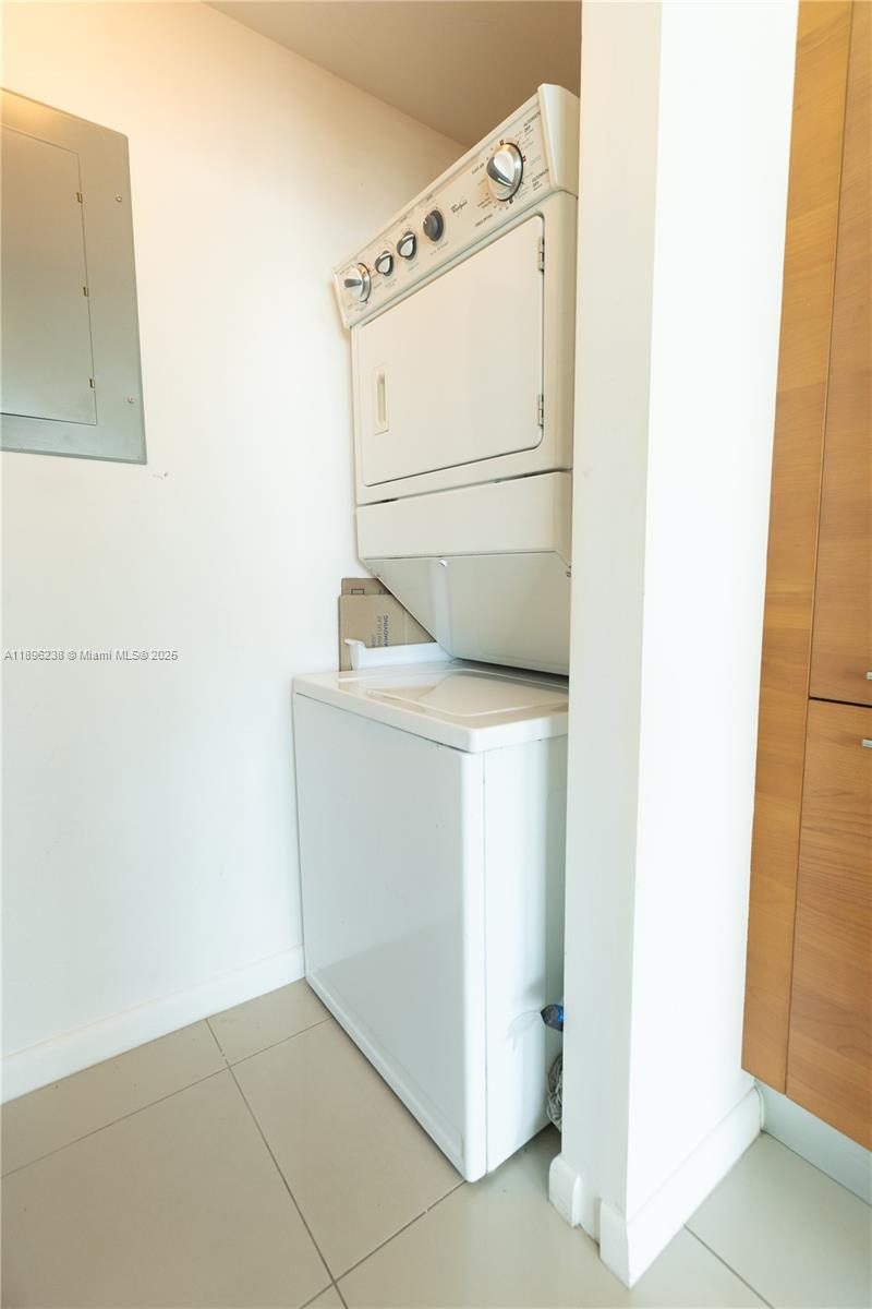 244 Biscayne Blvd #3205, Miami FL 33132