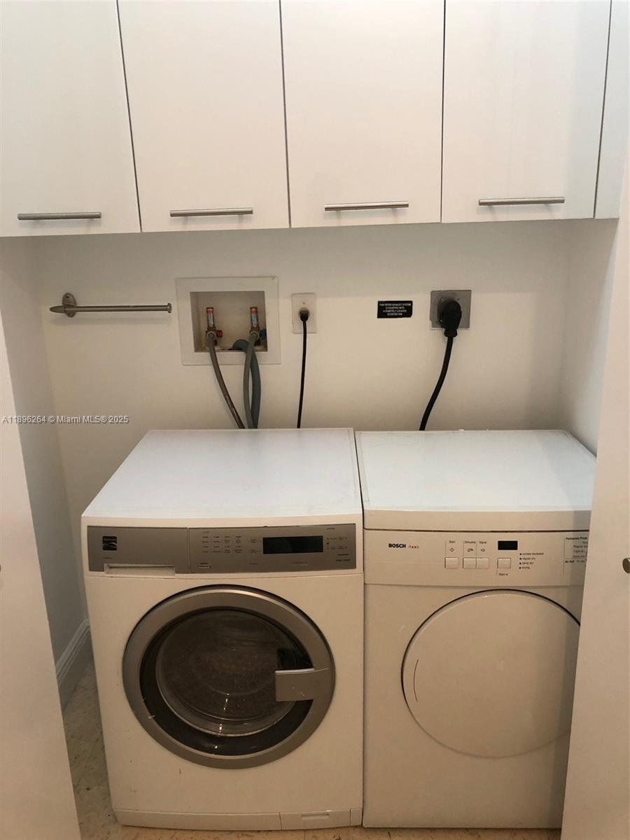 900 Brickell Key Blvd #2205, Miami FL 33131