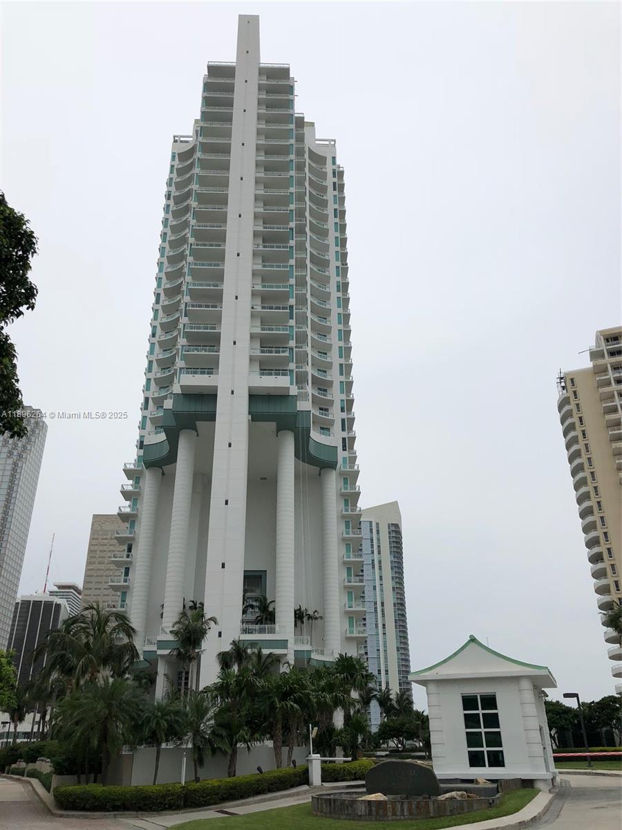900 Brickell Key Blvd #2205, Miami FL 33131