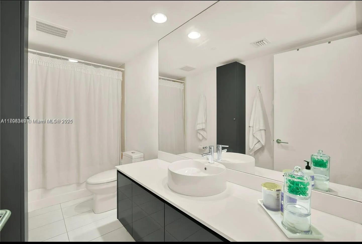 31 SE 6th St #1201, Miami FL 33131